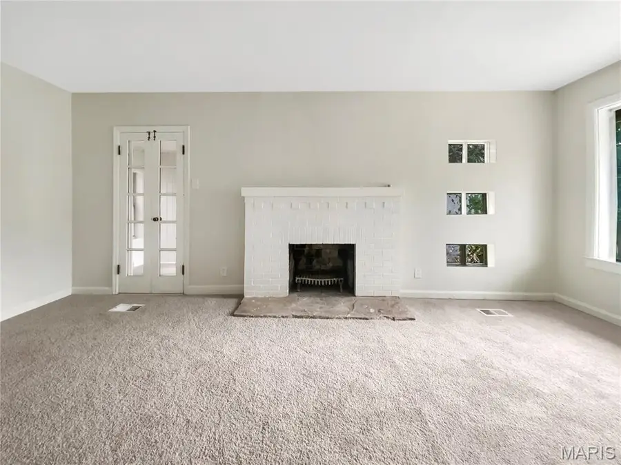 4127 Burnett Avenue, Saint Louis, MO 63125 - Image #2