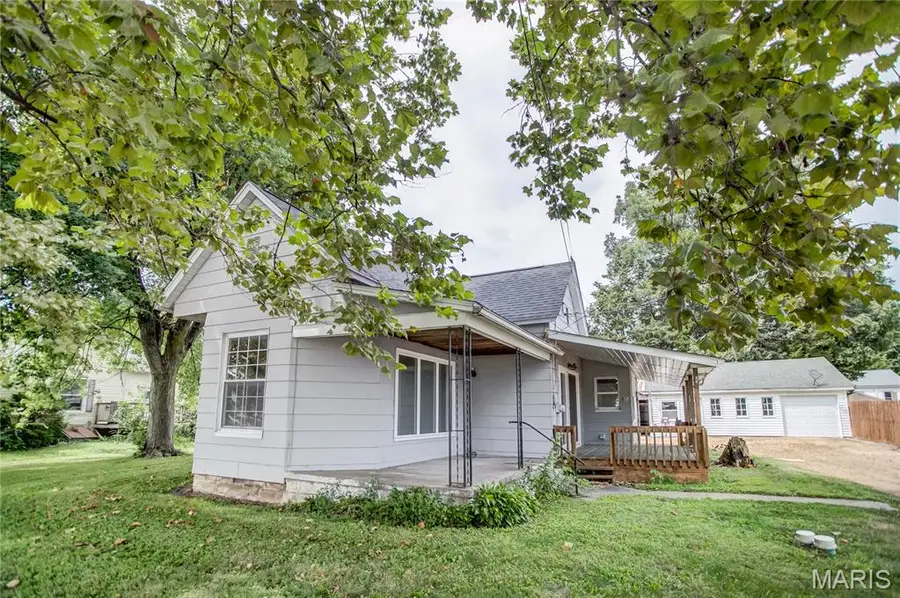 905 W Carpenter Street, Jerseyville, IL 62052 - Image #2