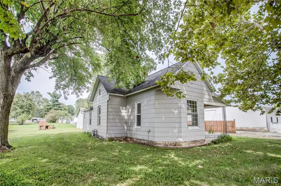 905 W Carpenter Street, Jerseyville, IL 62052 - Image #3