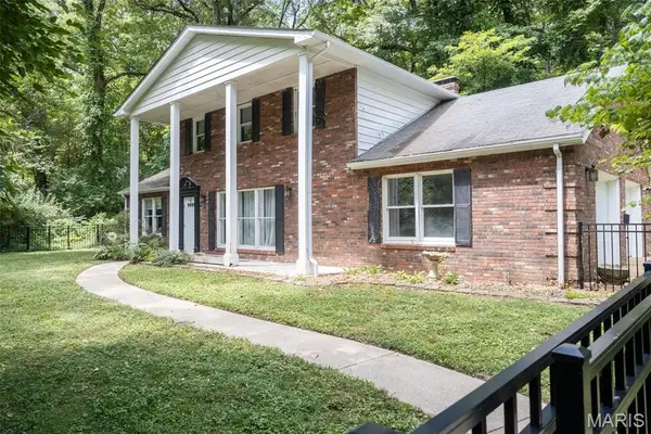 27 Carr Park Road, Belleville, IL 62223