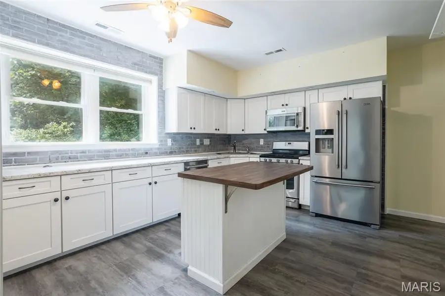 27 Carr Park Road, Belleville, IL 62223 - Image #3