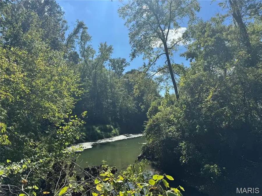 375 Griffith Lane, Chesterfield, MO 63005 - Image #3