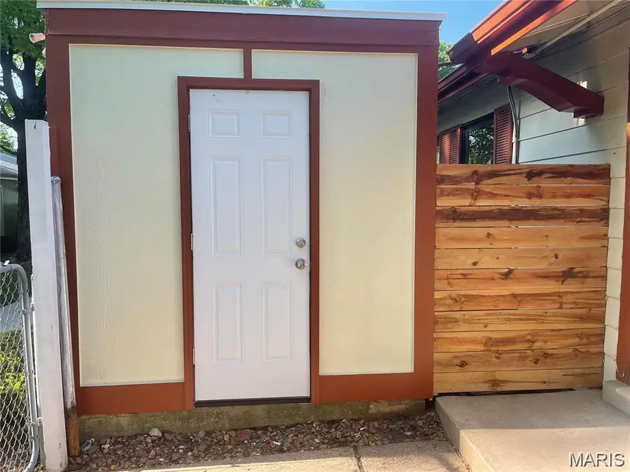 2440 Forest Shadows Drive, Saint Louis, MO 63136 - Image #2