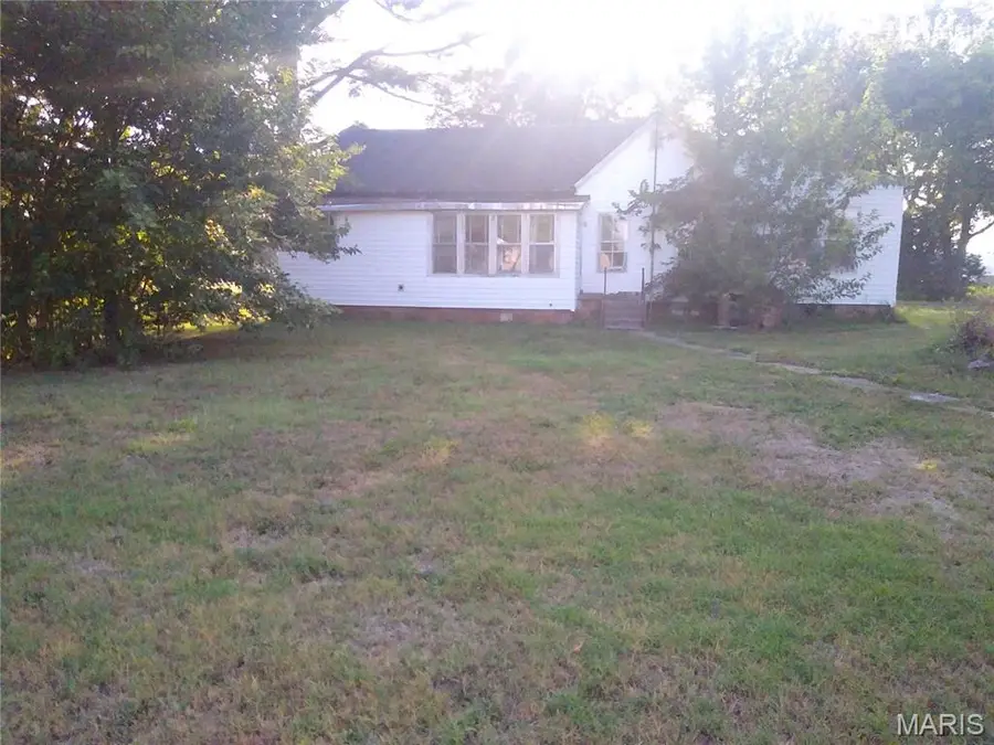 1020 Krause Avenue, Willisville, IL 62997 - Image #2