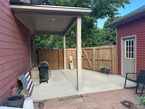 318 W Main Street, Oakdale, IL 62268