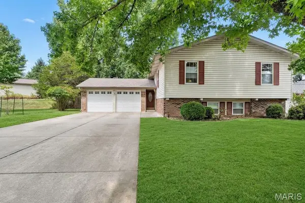 12177 Rain Hollow Court, Maryland Heights, MO 63043