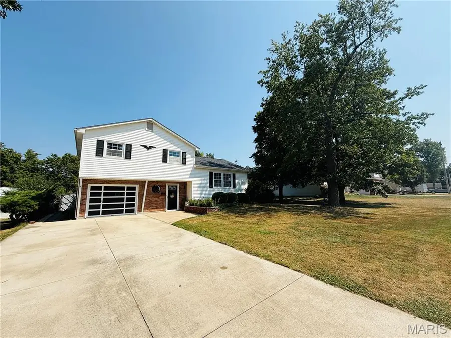 593 W Hill Street, Nashville, IL 62263 - Image #3