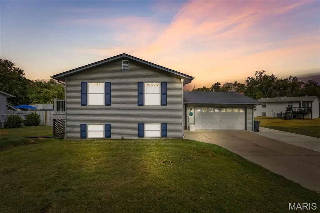 2005 Valley Drive, High Ridge, MO 63049 - Image #1