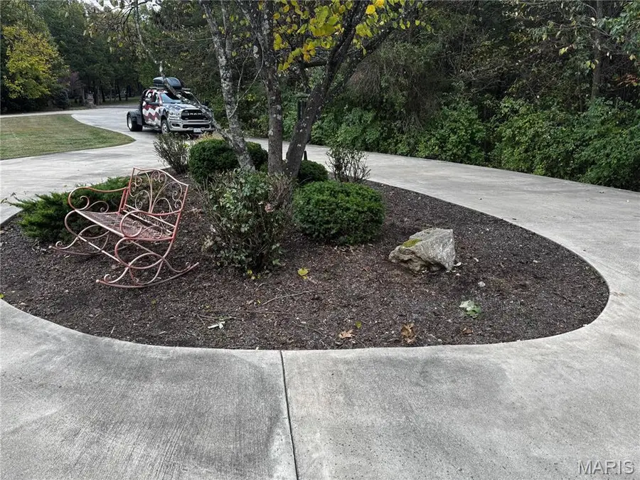 330 Stonehenge Drive, Washington, MO 63090 - Image #2