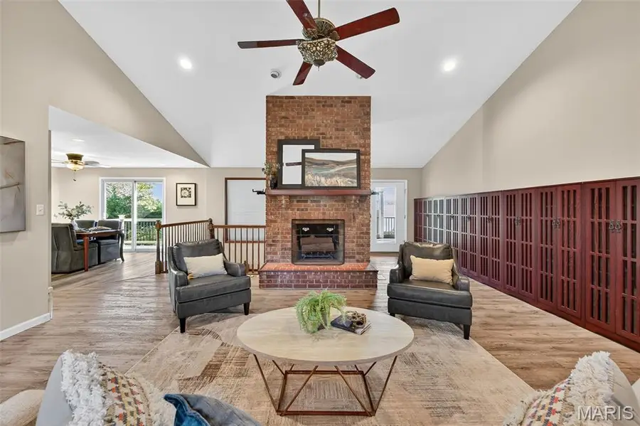 4931 Theiss Road, Saint Louis, MO 63128 - Image #2