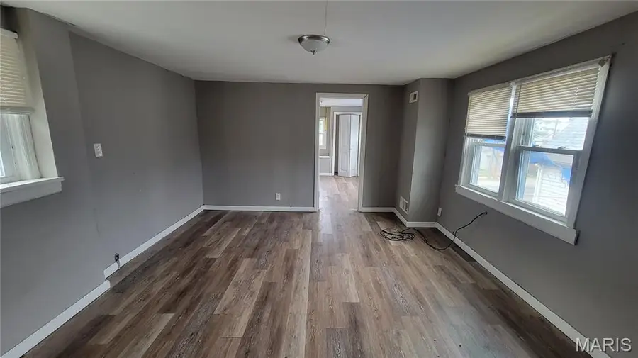 9704 S Broadway, Saint Louis, MO 63125 - Image #2