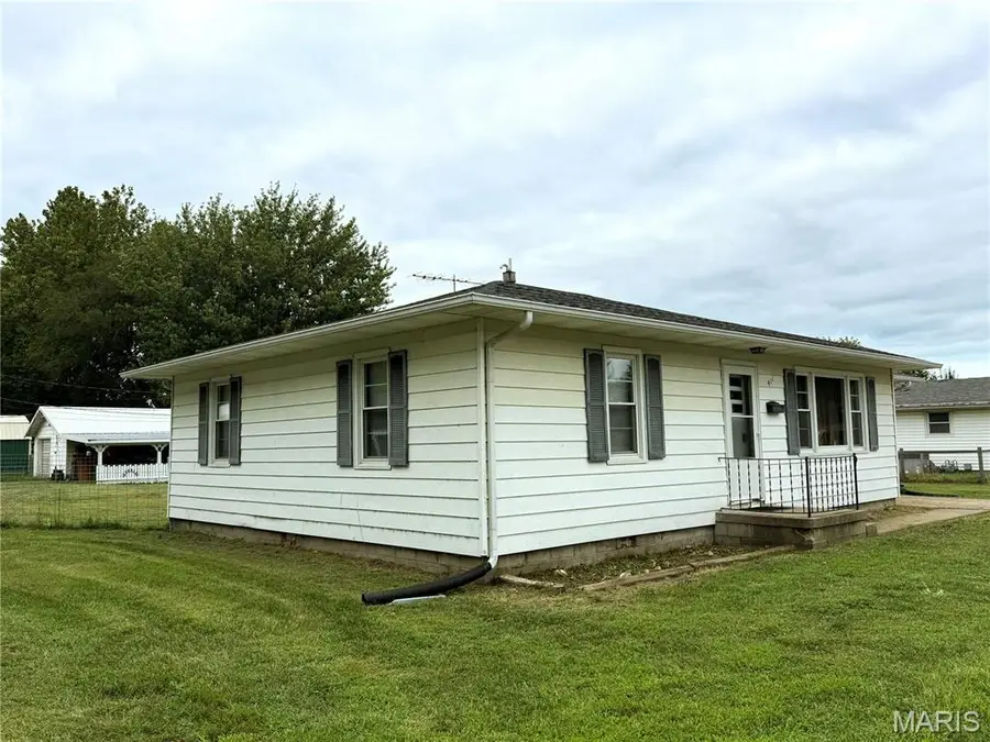 411 E Bates Street, La Plata, MO 63549 - Image #2
