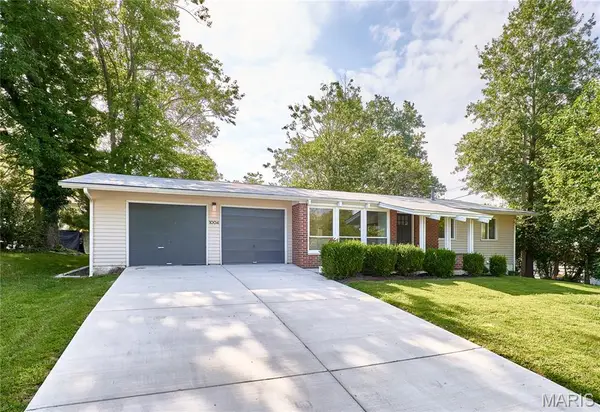 1004 Tempo Drive, Creve Coeur, MO 63146