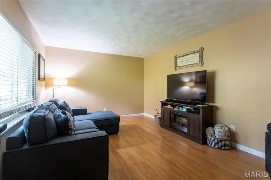 26 W Lakewood Drive, Fenton, MO 63026 - Image #2