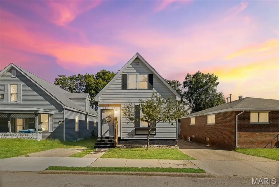 41 W Penning Avenue, Wood River, IL 62095 - Image #2