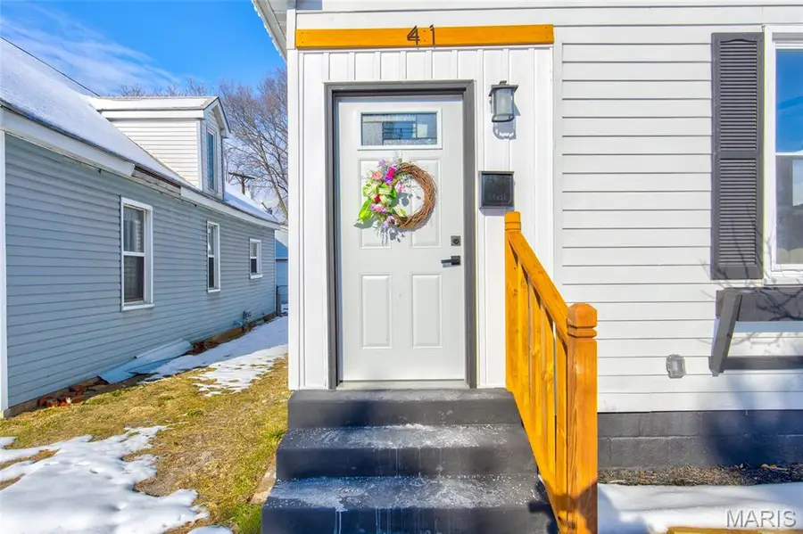 41 W Penning Avenue, Wood River, IL 62095 - Image #3