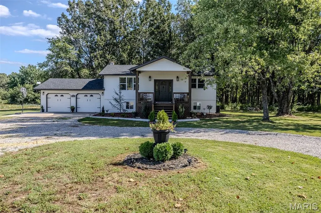 17996 Dove Road, Lebanon, MO 65536 - Image #1