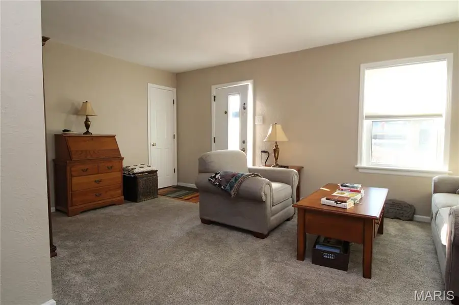 7266 Mackenzie Road, Saint Louis, MO 63123 - #2