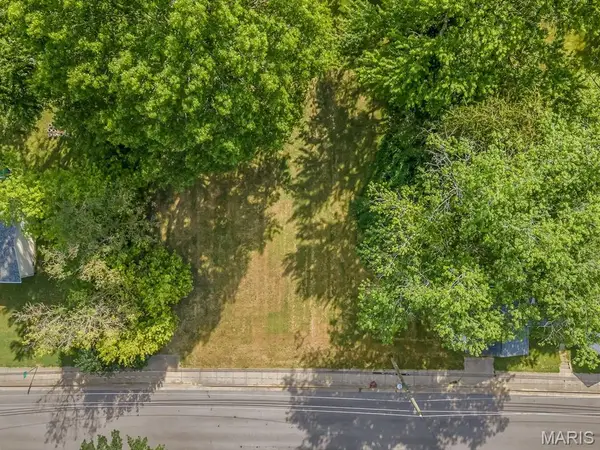 614 N Monroe Street, Lebanon, IL 62254