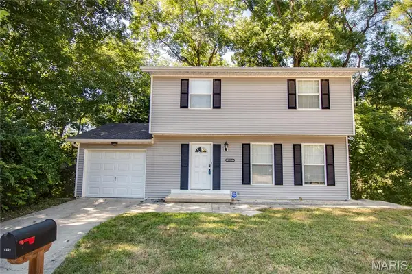 4442 Delta Queen Lane, Godfrey, IL 62035