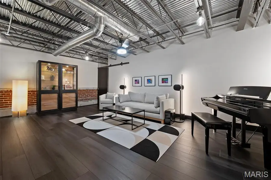 2323 Locust Street #212, Saint Louis, MO 63103 - Image #3