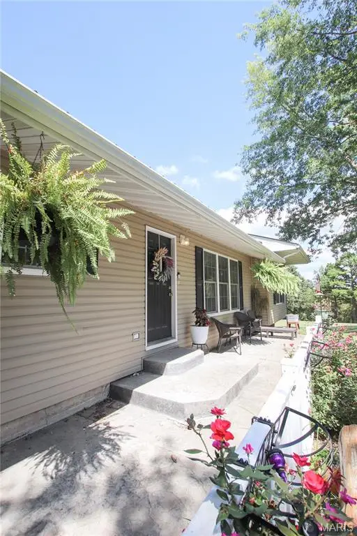 425 Bechter Road, Bourbon, MO 65441 - Image #2