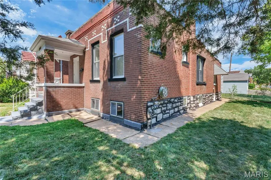 4163 Walsh Street, Saint Louis, MO 63116 - Image #2