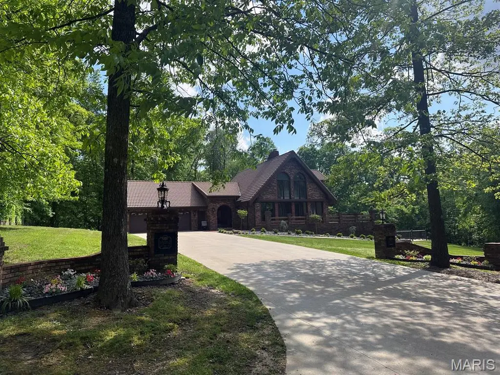 15012 Bay Hills Drive, Dexter, MO 63841 - Image #1