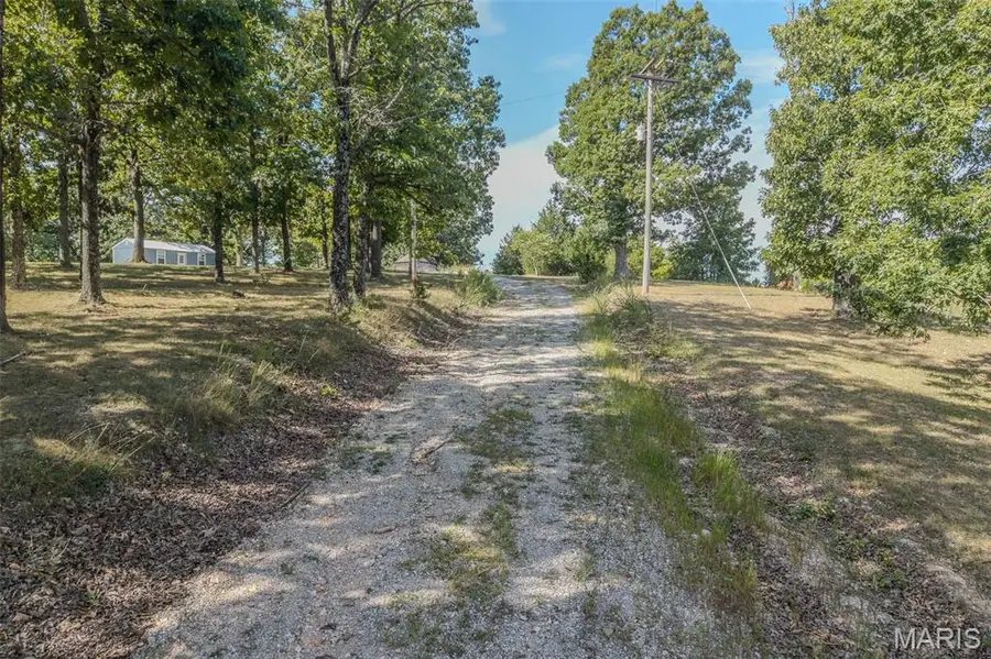 25990 Pennington Drive, Lebanon, MO 65536 - Image #2