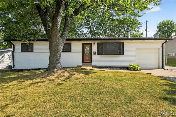 2040 Splendor Drive, Florissant, MO 63031