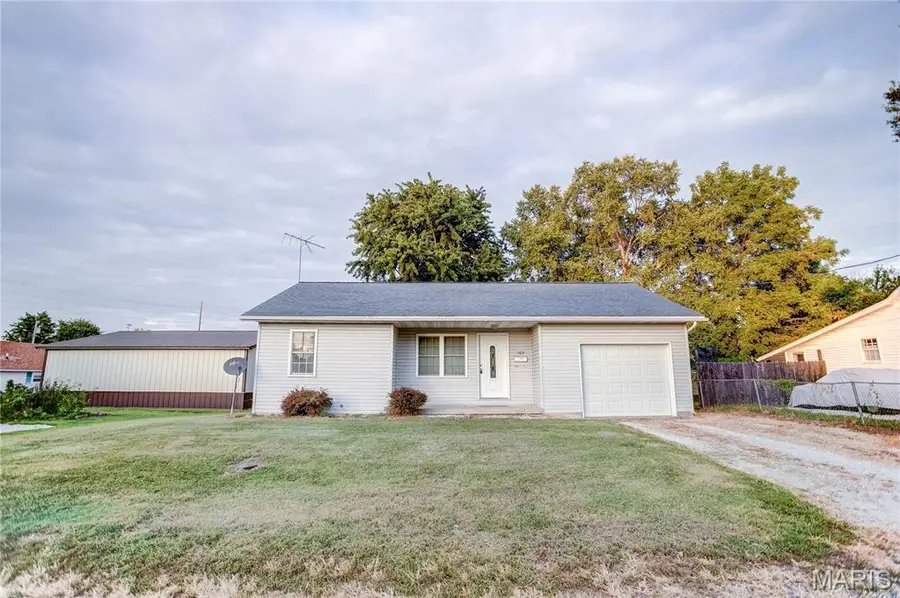 103 Deye Street, Jerseyville, IL 62052 - Image #2