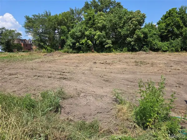 5849 Maple Avenue, St Louis, MO 63112