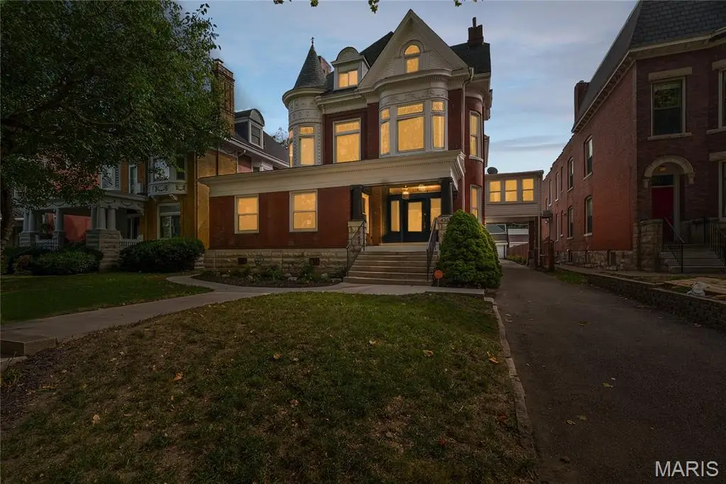 4362 W Pine Boulevard, Saint Louis, MO 63108 - #1