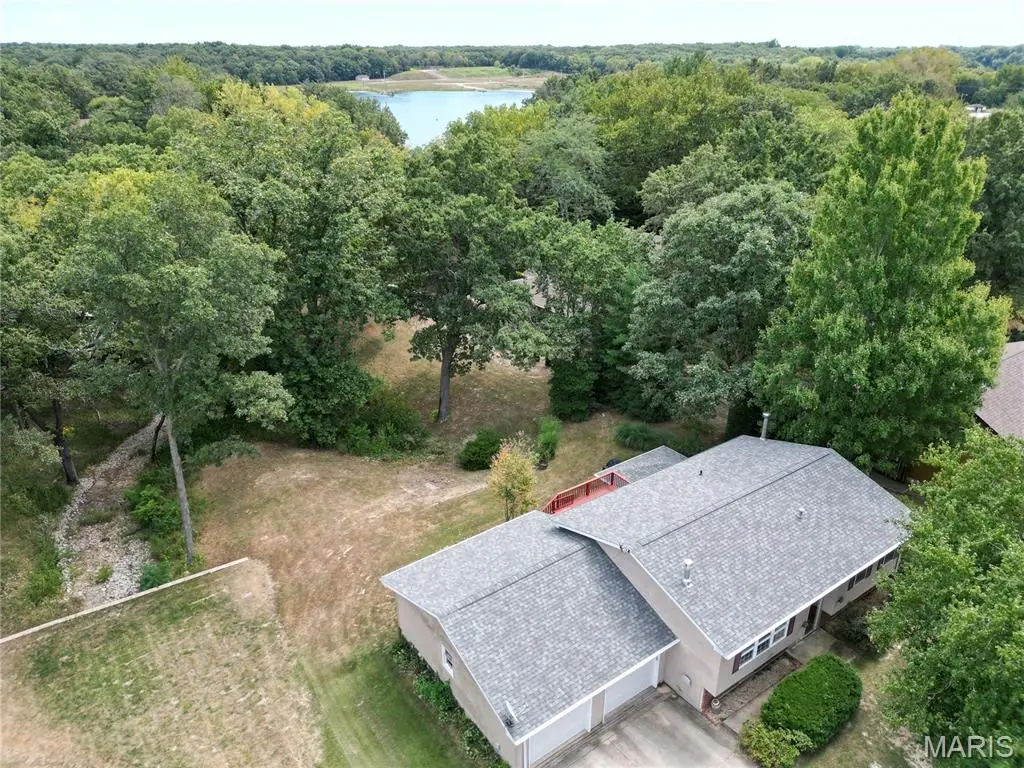 207 Lakewood Drive, Hillsboro, IL 62049 - Image #1