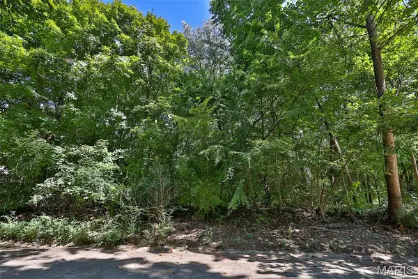 1013 Berry Lane, Edwardsville, IL 62025