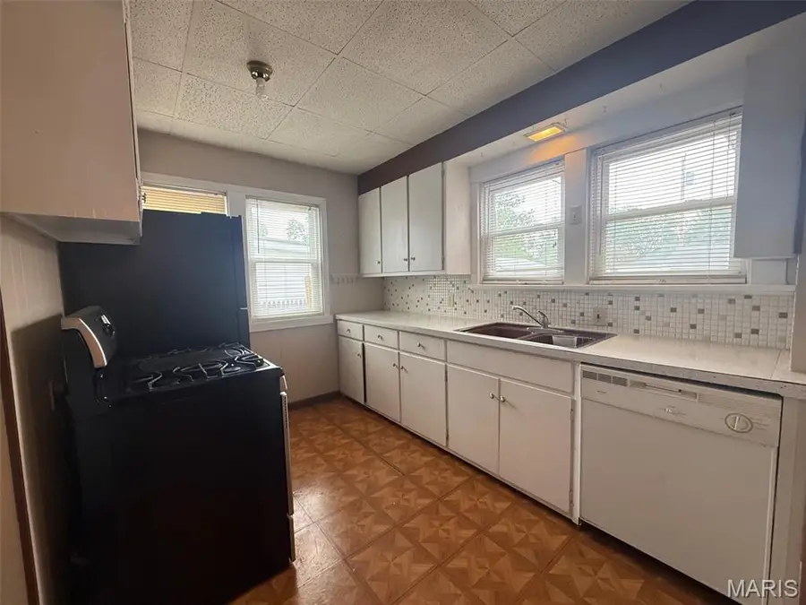 116 S Saint John Street, Assumption, IL 62510 - Image #3