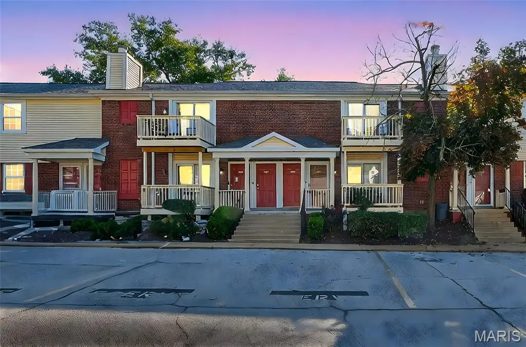 9011 N Swan Circle, Brentwood, MO 63144 - Image #1