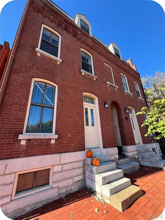 1911 S 11th Street, Saint Louis, MO 63104 - Image #1