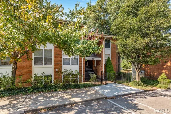 1932 Green Glen Drive #304, St Louis, MO 63122