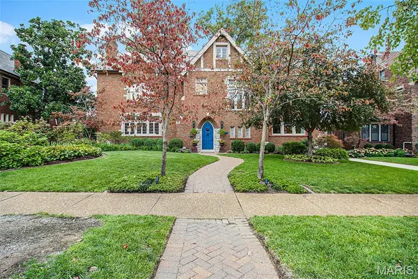 6331 Alexander Drive, Clayton, MO 63105