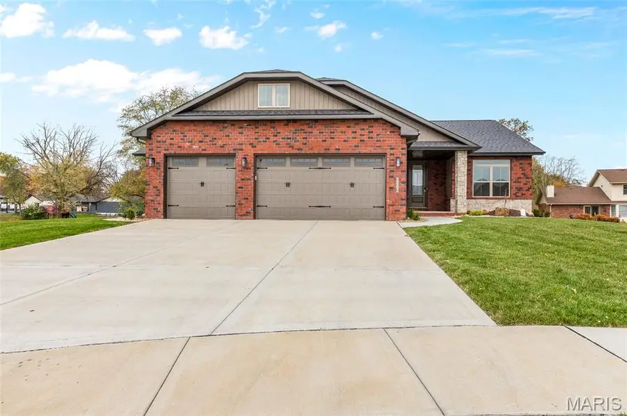 4519 Bruin Lane, Glen Carbon, IL 62034 - Image #2