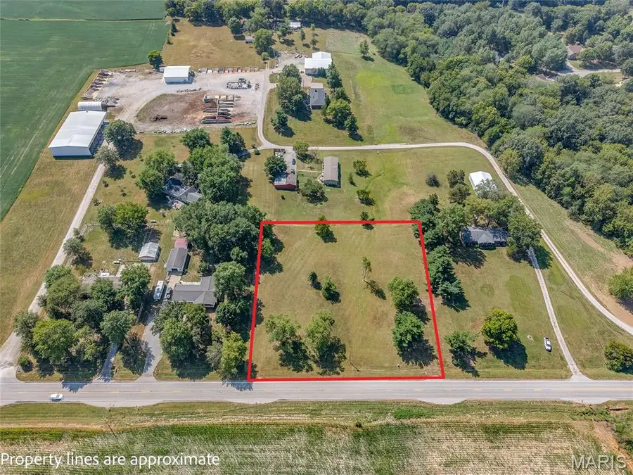 22809 Saint Rose Road, Highland, IL 62249 - Image #2