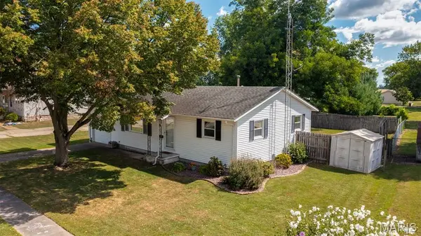 120 N Henderson Street, Virden, IL 62690