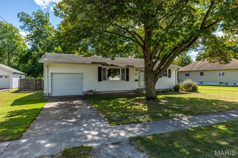 120 N Henderson Street, Virden, IL 62690 - Image #3