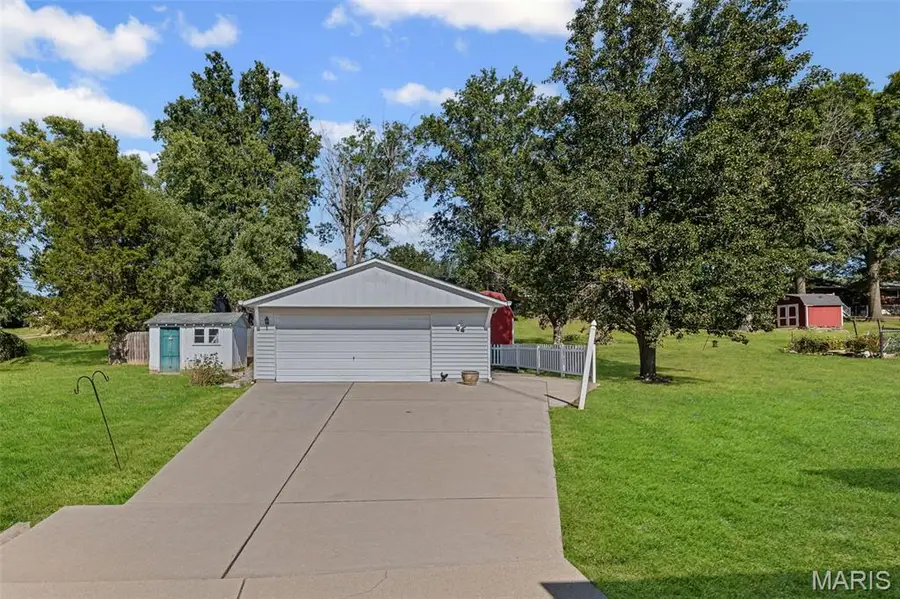 212 S Columbia Avenue, Columbia, IL 62236 - Image #3