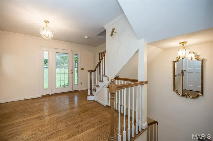 16434 Wilson Creek Court, Chesterfield, MO 63005 - Image #3