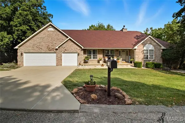 709 Heatherstone Drive, High Ridge, MO 63049