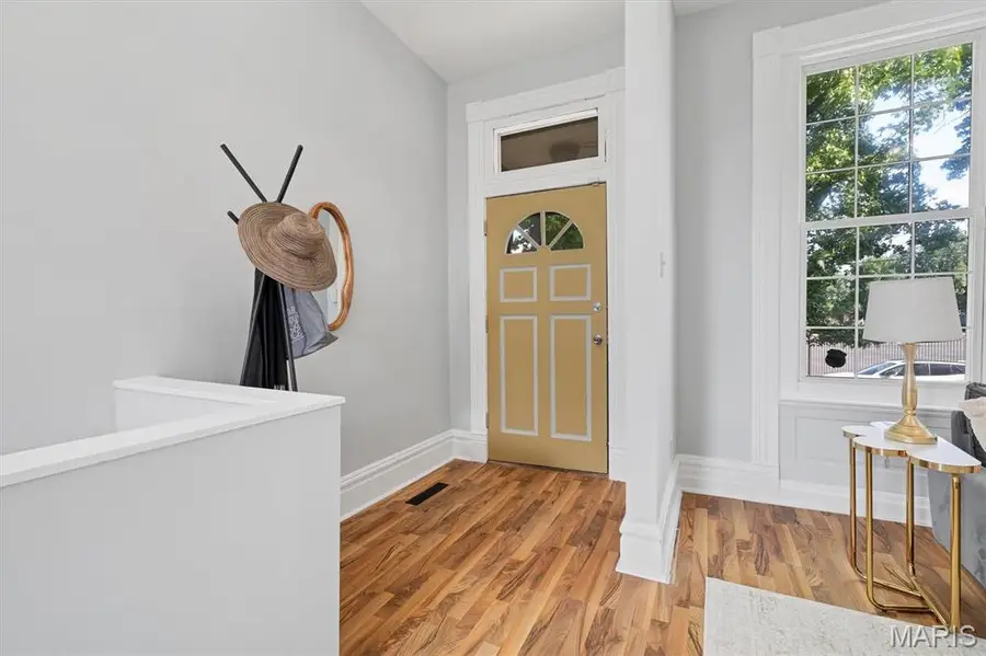 4333 Norfolk Avenue, Saint Louis, MO 63110 - #2