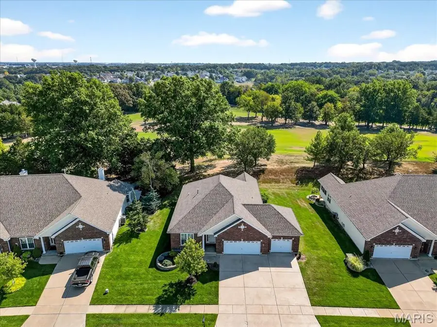 2424 Golden Bear Way, Wentzville, MO 63385 - Image #2