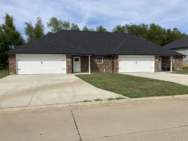 400 E Deerwood Dr. #400 & 402, Jackson, MO 63755